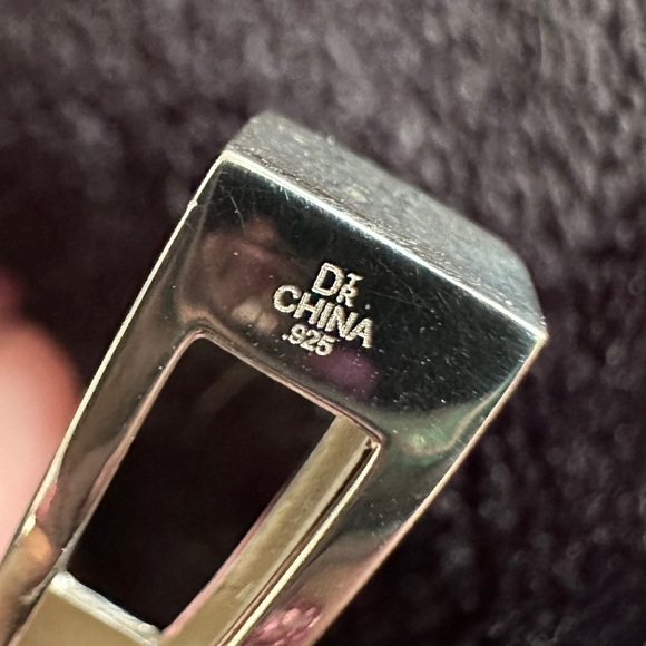 Modern Labradorite Pendant set in Sterling Silver by Jay King - Picture 5 of 9